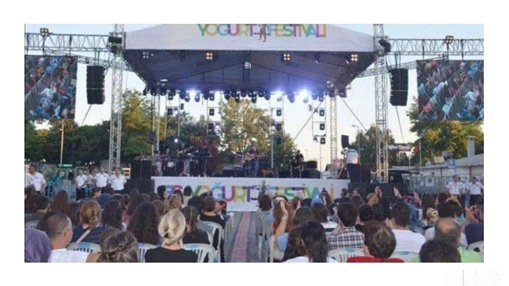 Silivri Belediyesi festivaller sezonunu açtı.