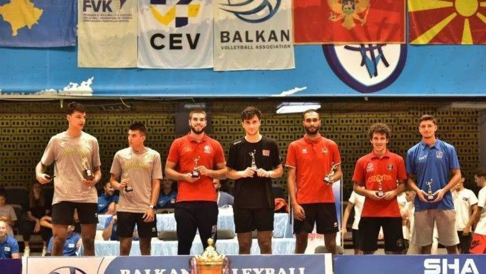 U18 Voleybol Erkek Milli Takımı, U20 Balkan Şampiyonası'ndan gümüş madalya ile dönüyor