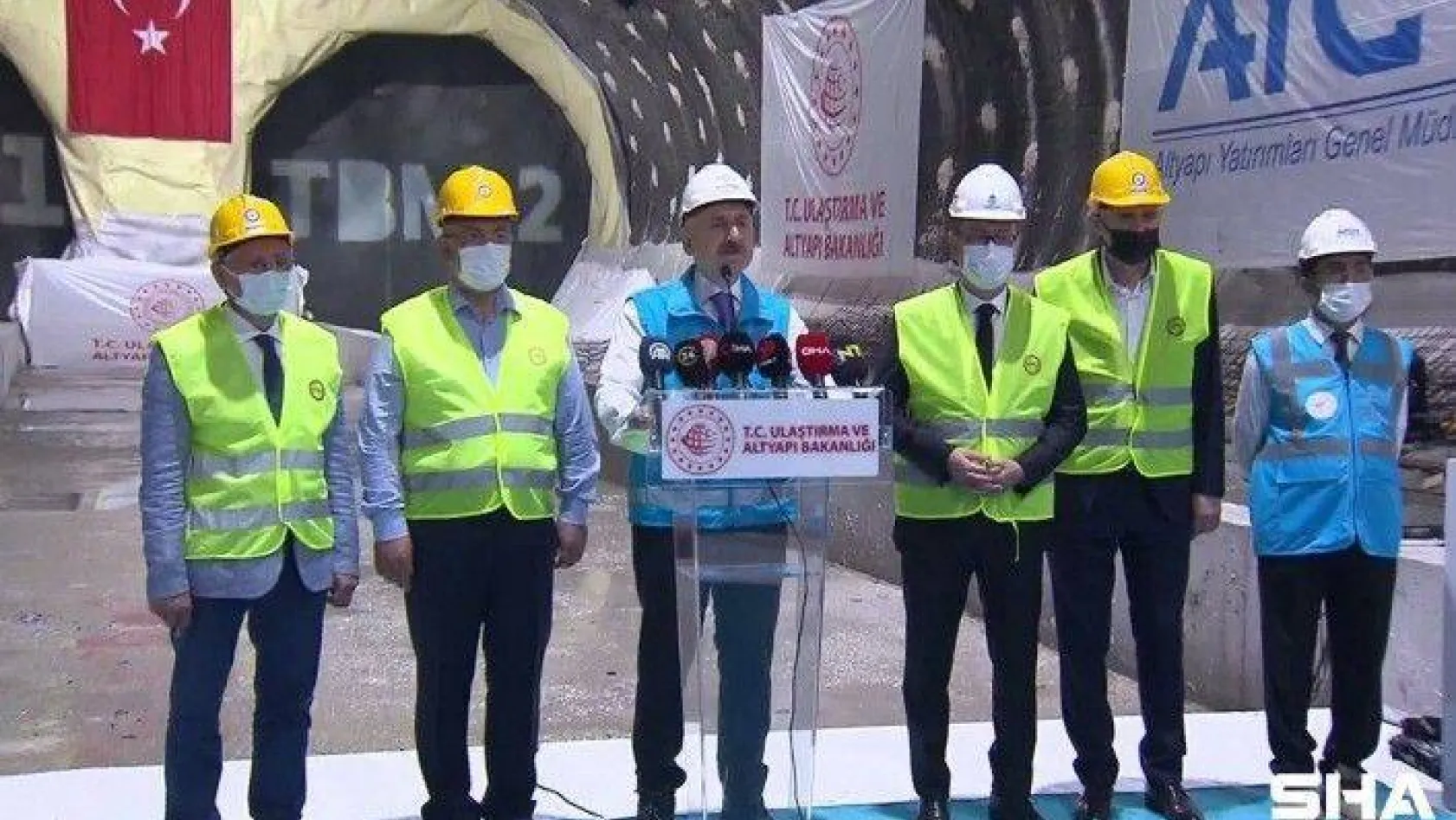 Ulaştırma ve Altyapı Bakanı Karaismailoğlu: 'Altunizade-Ferah Mahallesi-Çamlıca Raylı Sistem hattımızın müjdesini de vermek isterim'