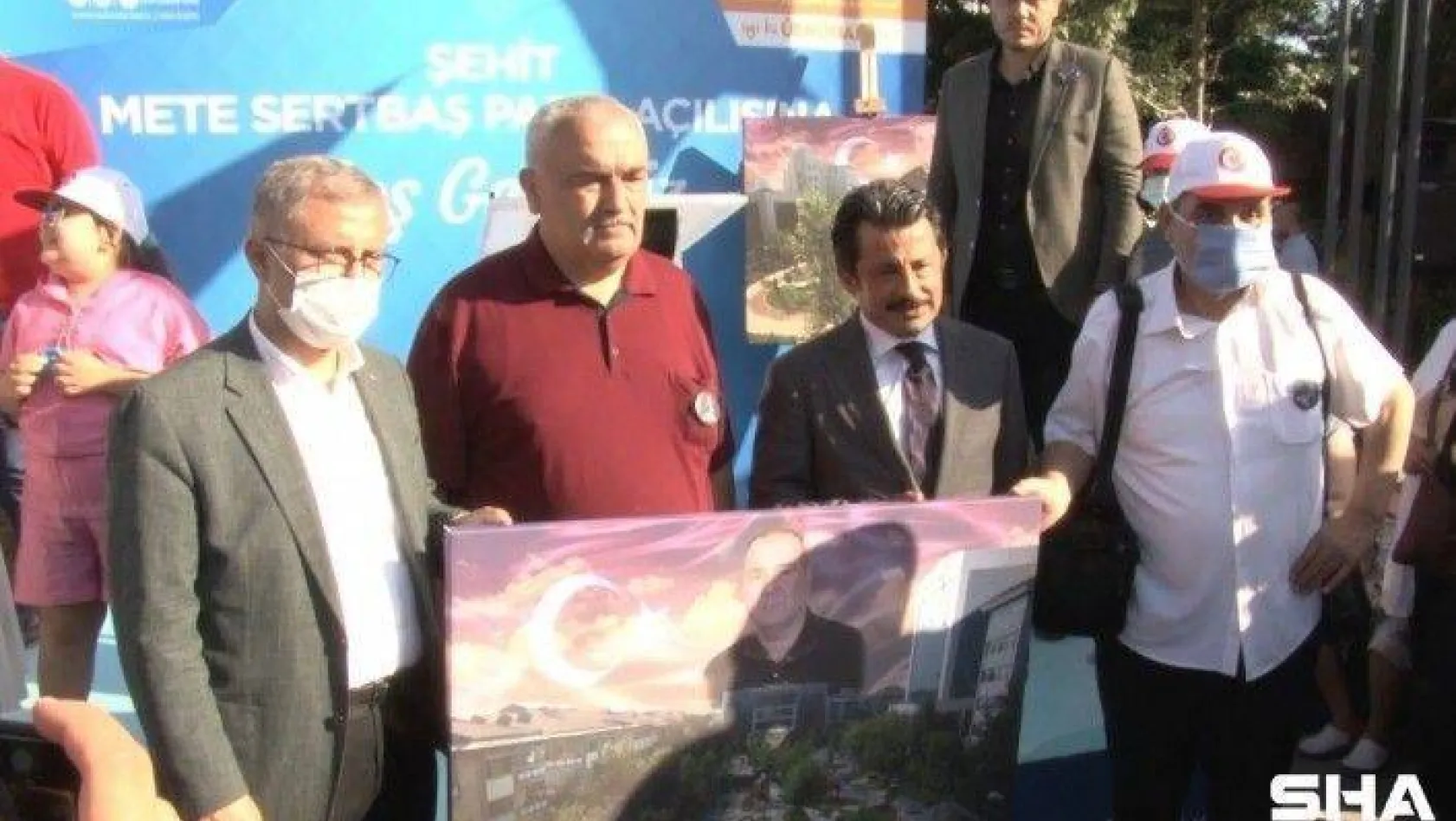 Üsküdar'da açılışı yapılan parka, 15 Temmuz Şehidi Mete Sertbaş'ın ismi verildi