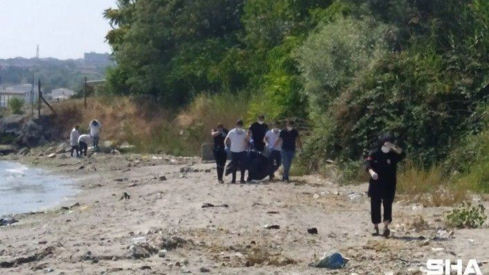 Avcılar'da sahile vurmuş erkek cesedi bulundu