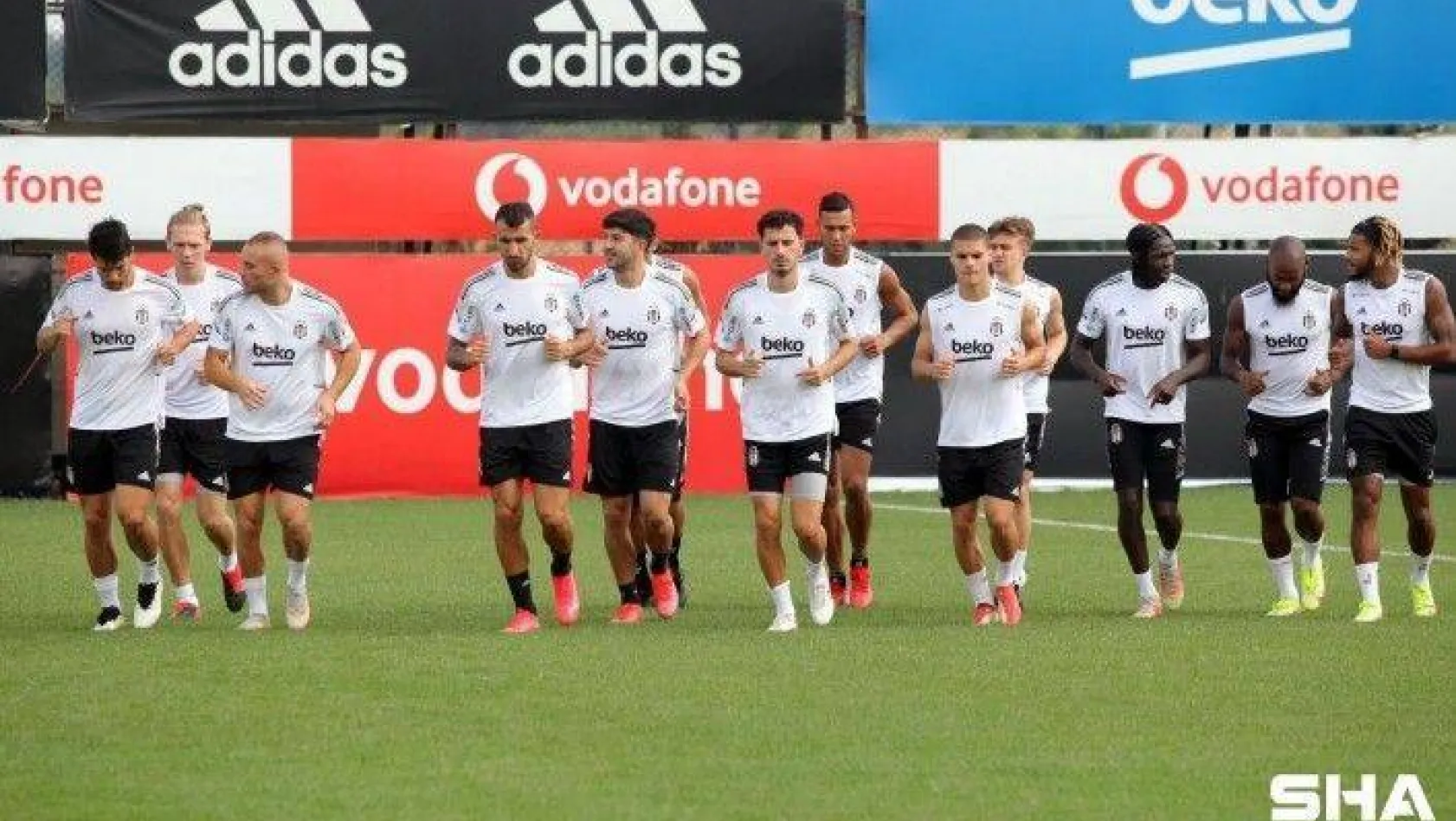 Beşiktaş'ta N'Sakala antrenmanlara başladı