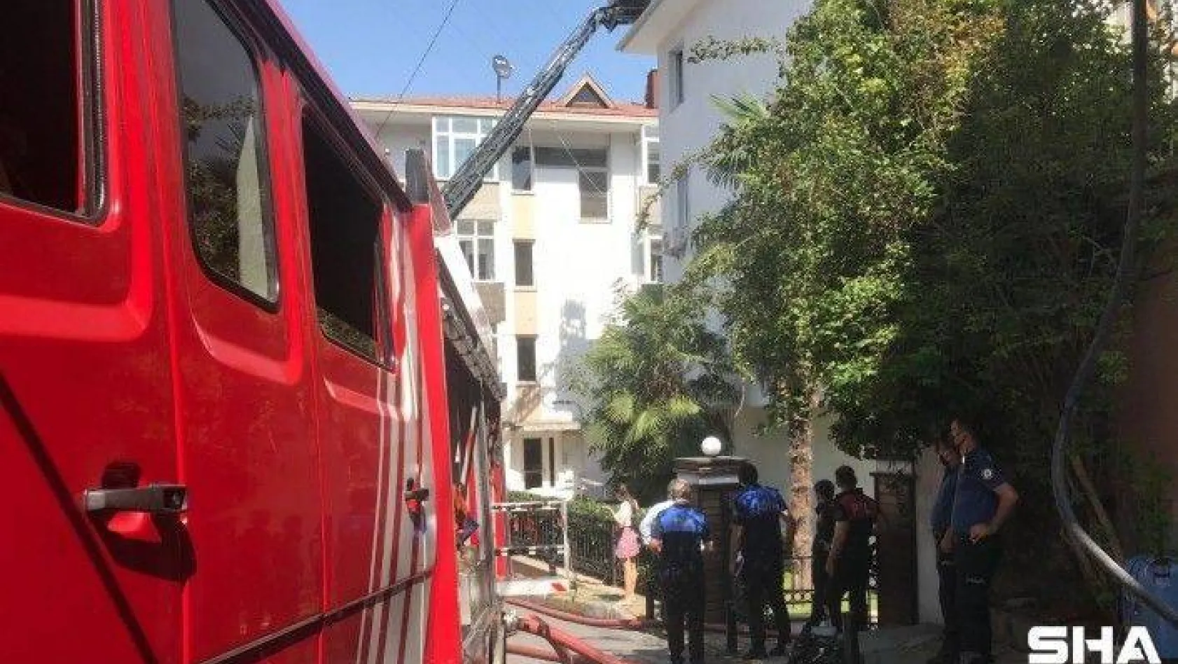 Beşiktaş'ta yangın paniği