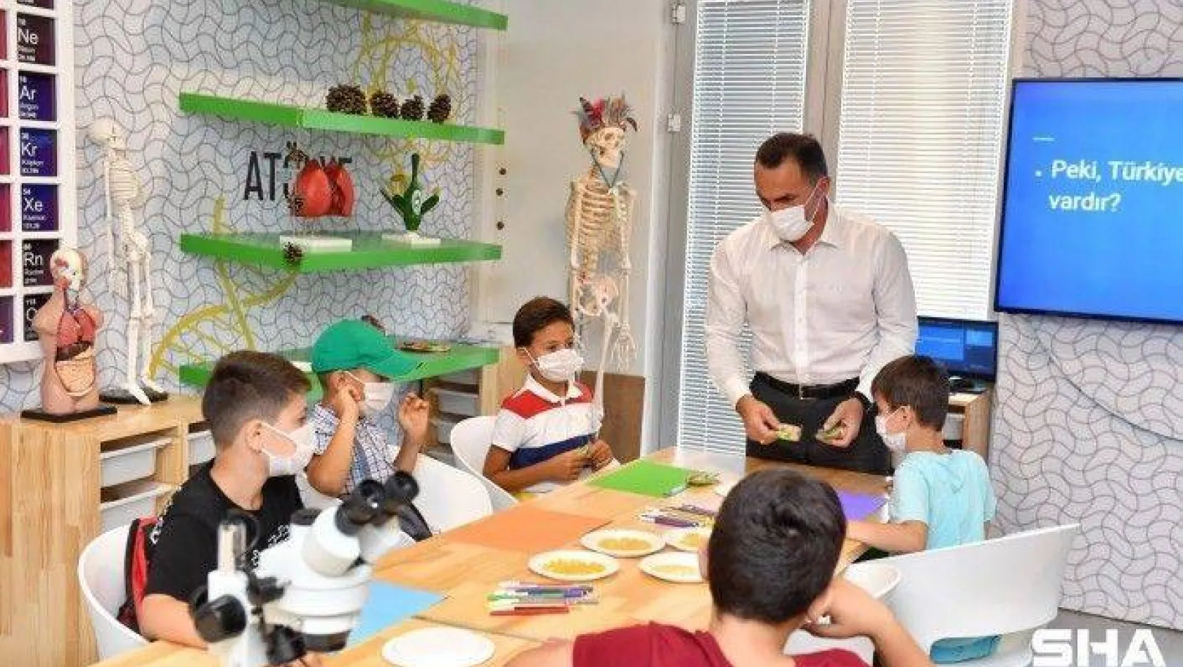 Beyoğlu Belediye Başkanı Haydar Ali Yıldız, Bilim Beyoğlu'nu ziyaret etti