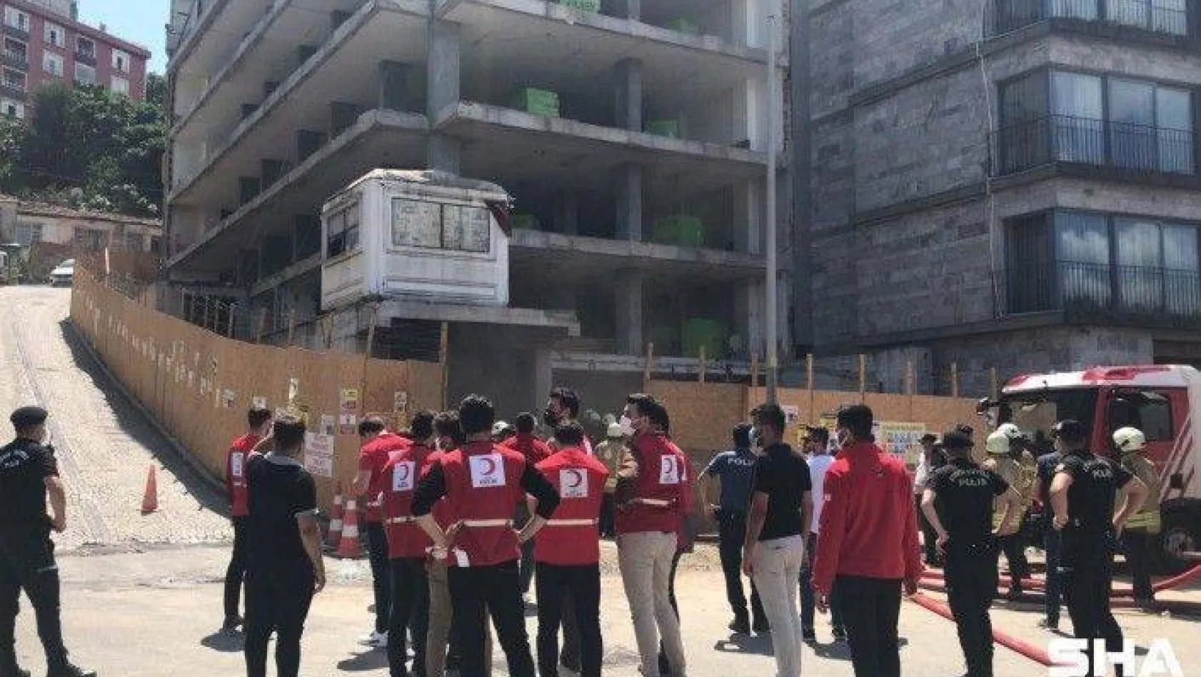 Beyoğlu'nda inşaatta yangın: 1'i ağır 6 yaralı
