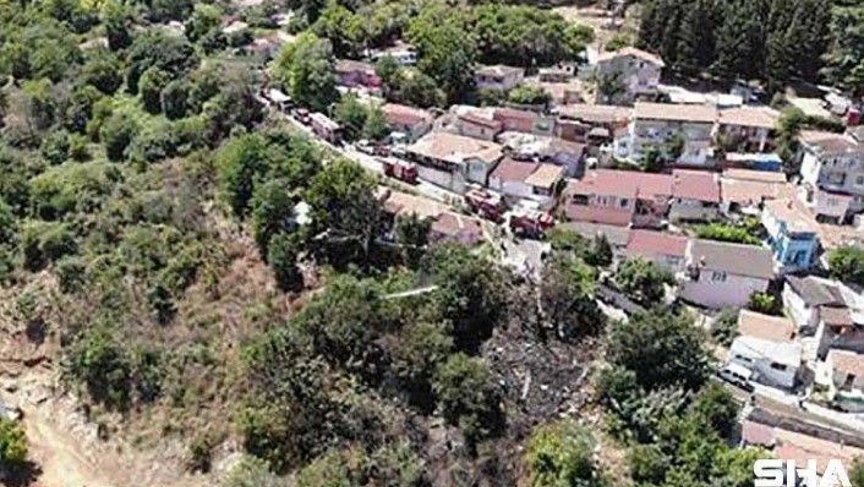 Çatalca'da yerleşim alanına yakın ağaçlık alanda korkutan yangın