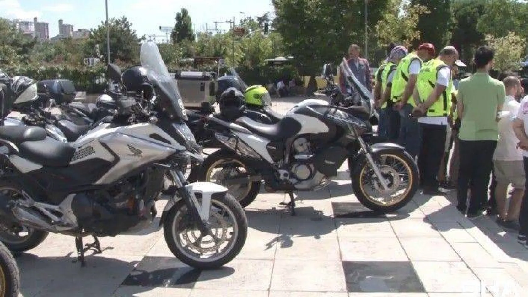 Kadıköy'de motosiklet sürücüleri için farkındalık etkinliği düzenlendi