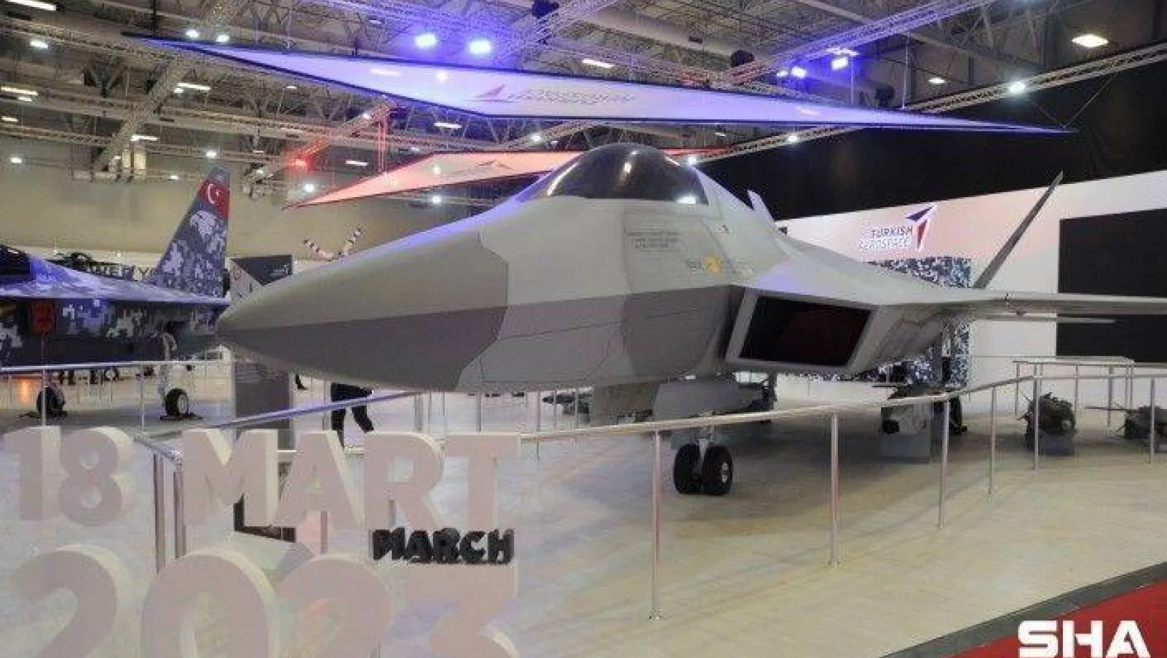 'Milli Muharip Uçak' 15. Savunma Sanayii Fuarı'nda görücüye çıktı