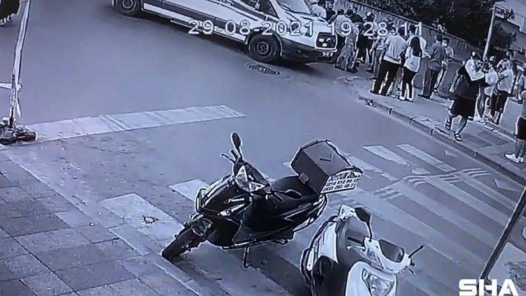 (Özel) Ümraniye'de hamile kadına kaza şoku: Bebek arabasına motosiklet çarptı