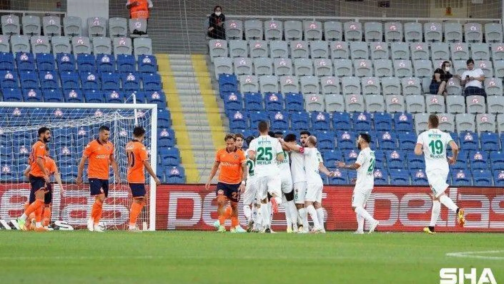 Süper Lig: Medipol Başakşehir: 0 - A. Alanyaspor: 1 (İlk yarı)