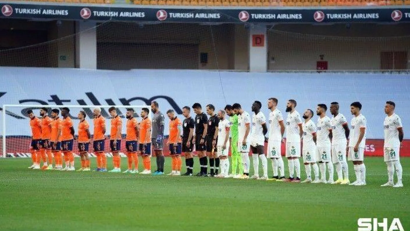 Süper Lig: Medipol Başakşehir: 0 - Aytemiz Alanyaspor: 1 (Maç devam ediyor)