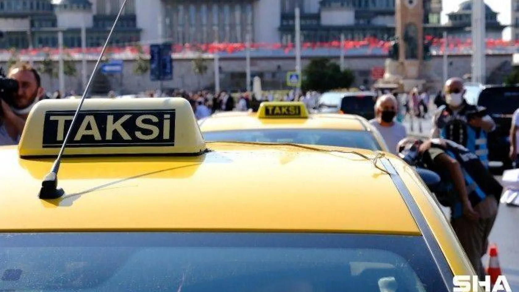 Taksim Meydanı'nda taksi denetimi