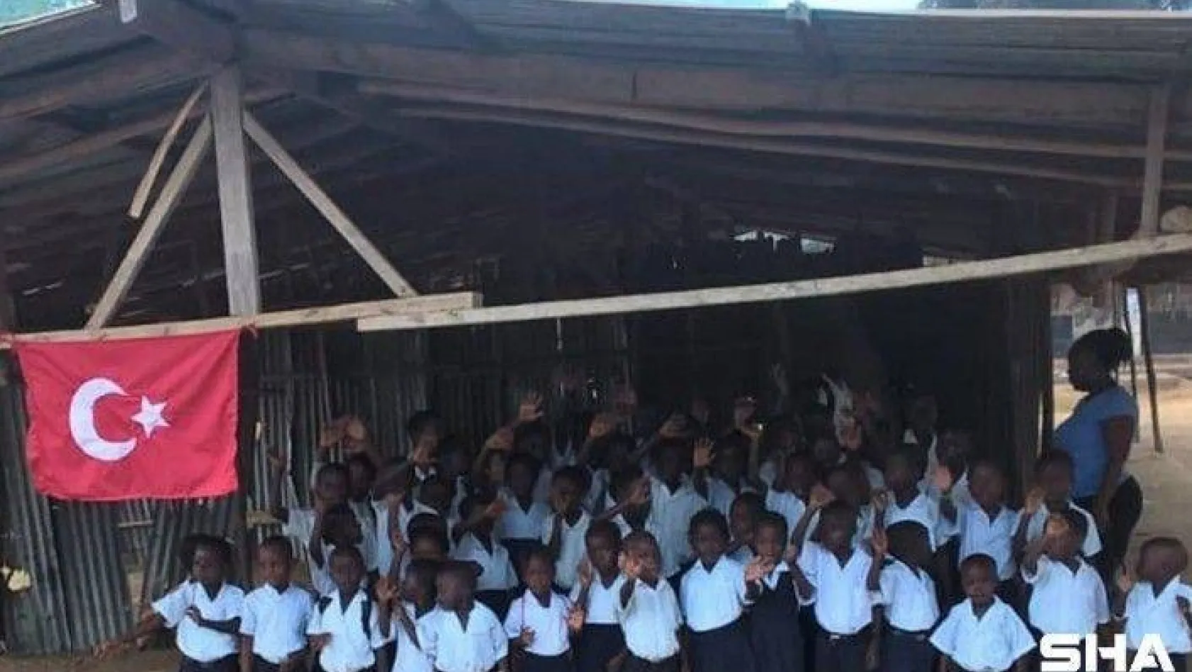 Afrika'da okuldan uzak kalan öğrenciler eğitimle buluşturuluyor