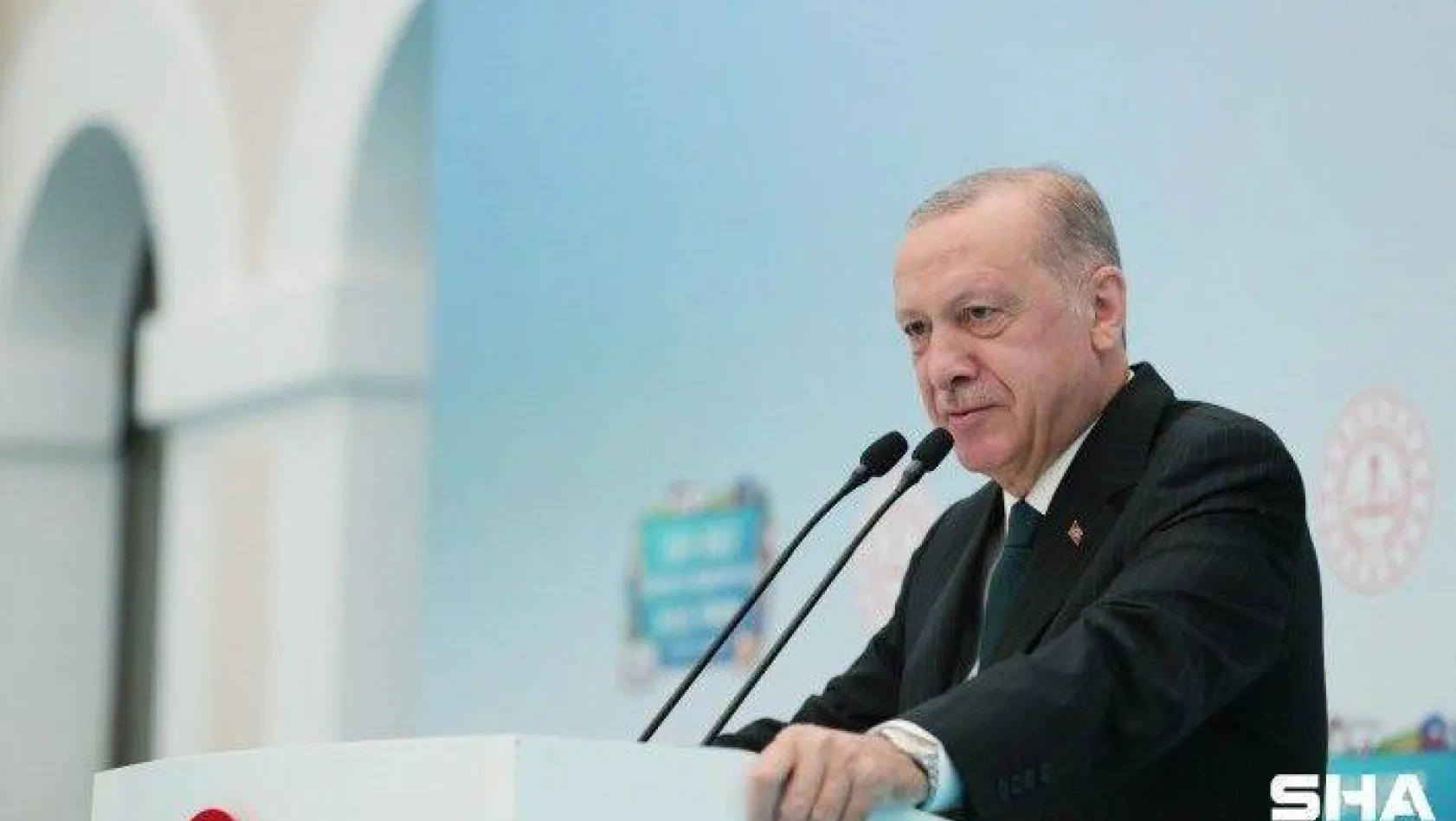 Cumhurbaşkanı Erdoğan: 'Yüz yüze eğitimi devam ettirmekte kararlıyız'