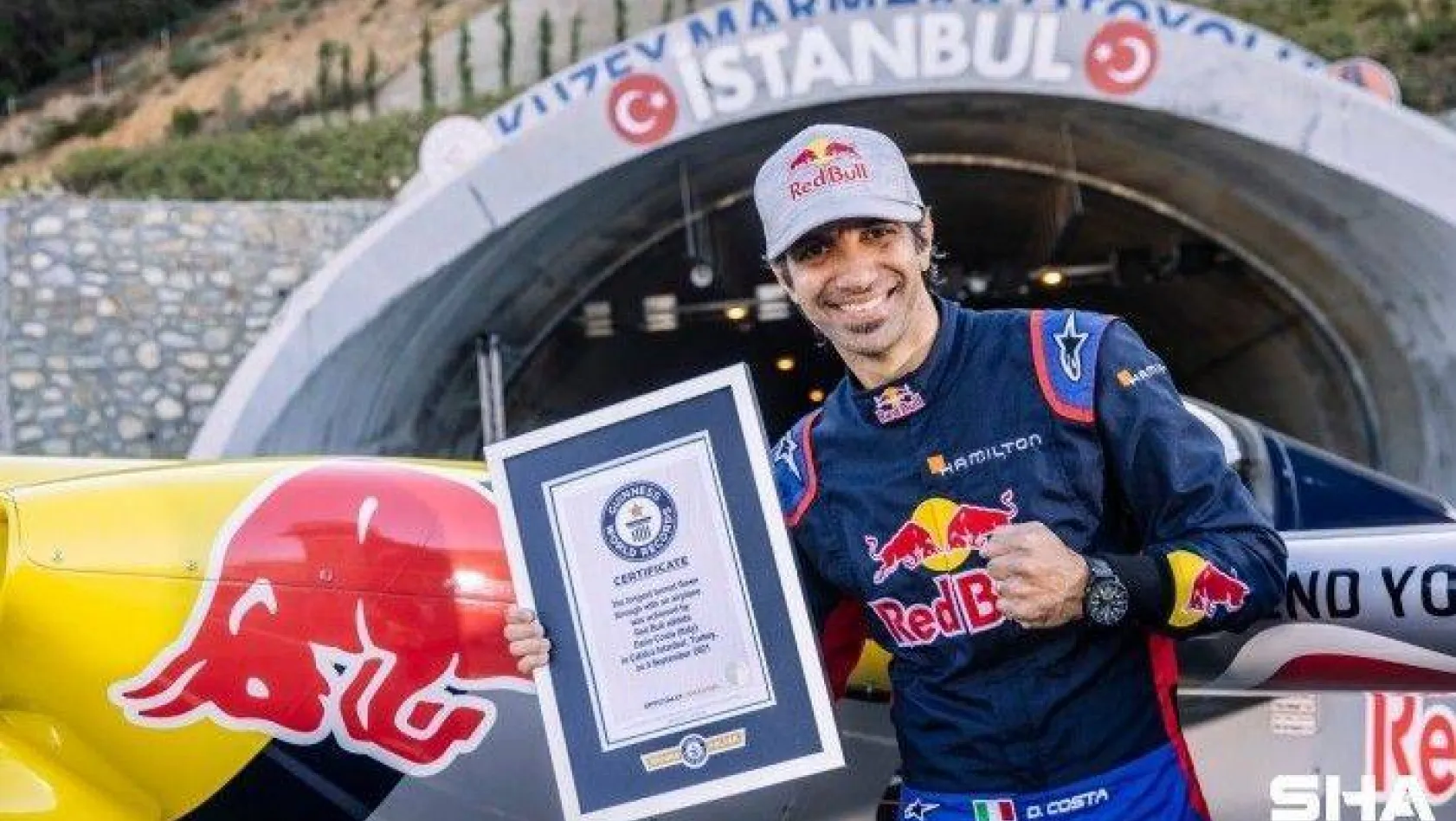 Dünya rekorlu Red Bull'un 'Tünel Geçişi' İstanbul'u dünyaya tanıttı