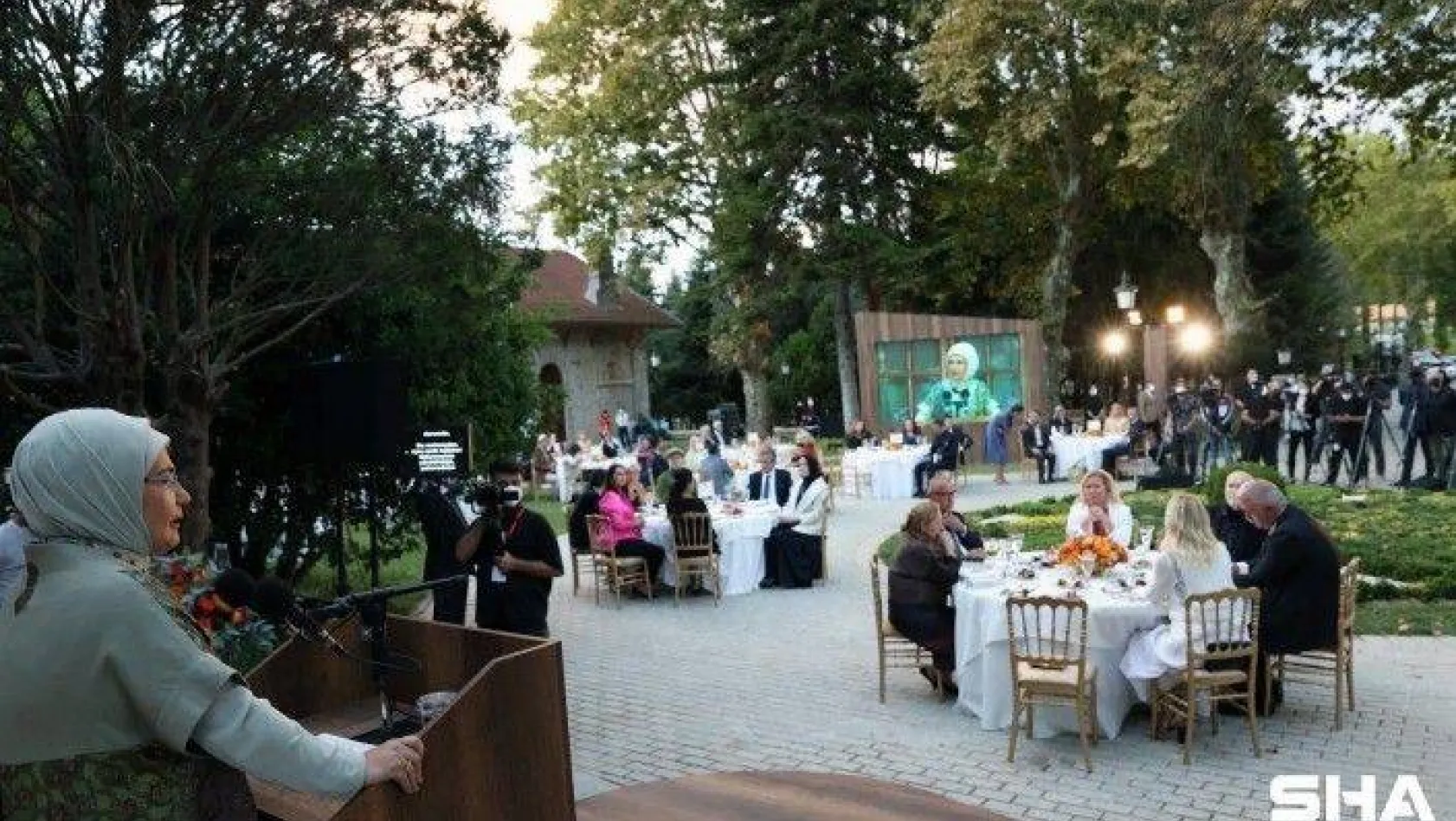 Emine Erdoğan, 'Asırlık Tariflerle Türk Mutfağı' kitabının tanıtım programına katıldı