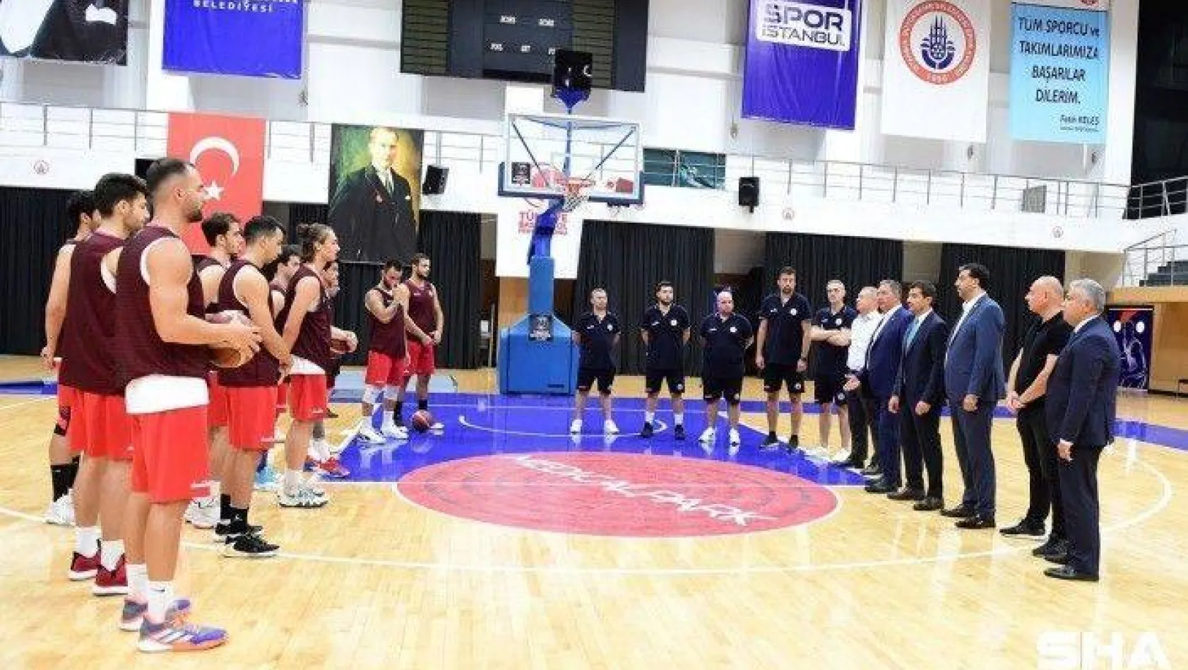 İstanbul BBSK, basketbolda yeni sezonu açtı