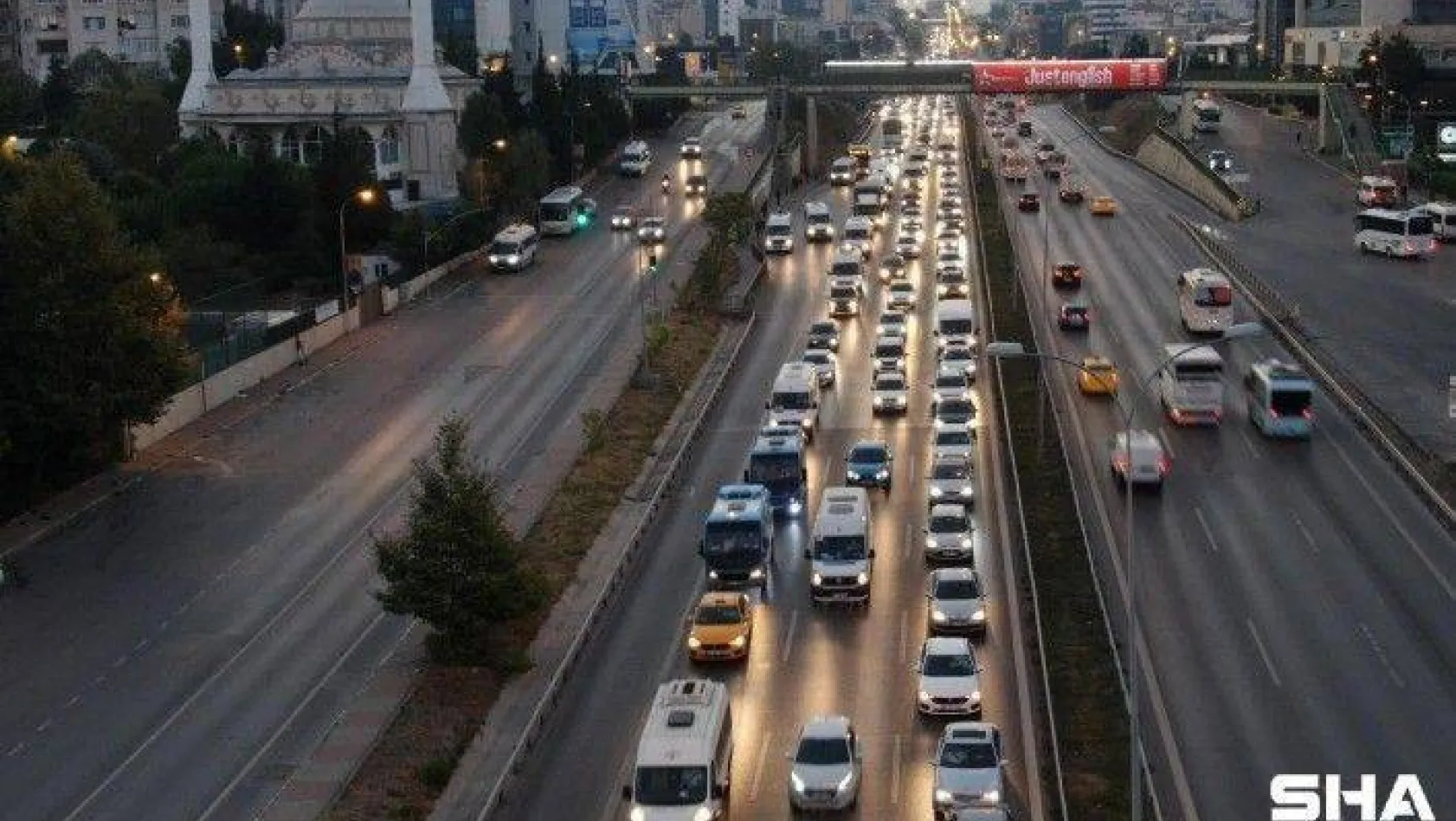 İstanbul'da haftanın ilk iş gününde trafik yoğunluğu