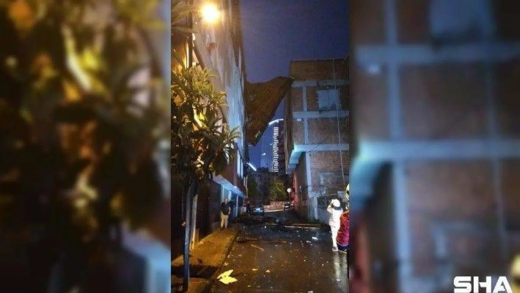 Kağıthane'de şiddetli yağış nedeniyle 5 katlı binanın çatısı uçtu