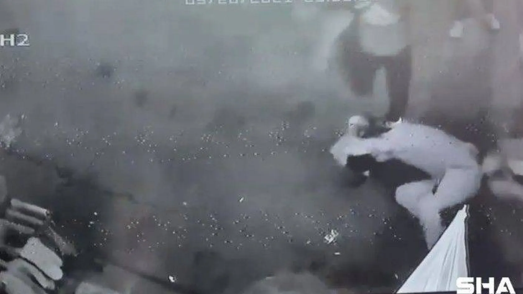 (Özel) Taksim'de Yiğit Marcus Aral'ın öldüresiye dövüldüğü anlar kamerada