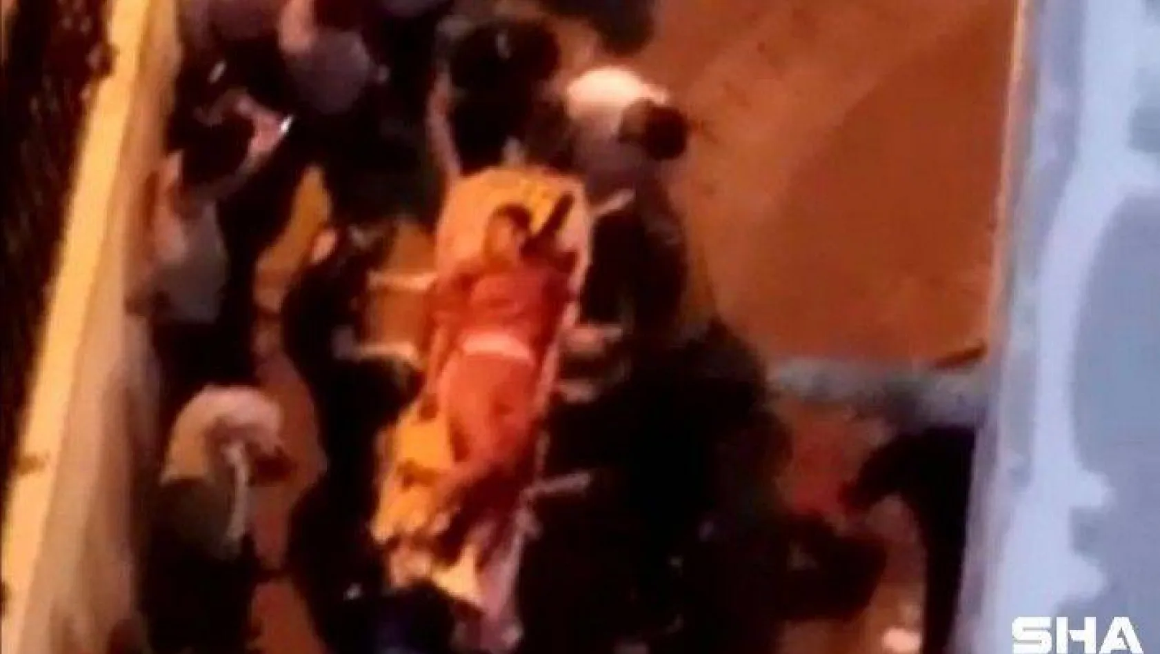 Zeytinburnu'nda sokak ortasında kadın cinayeti