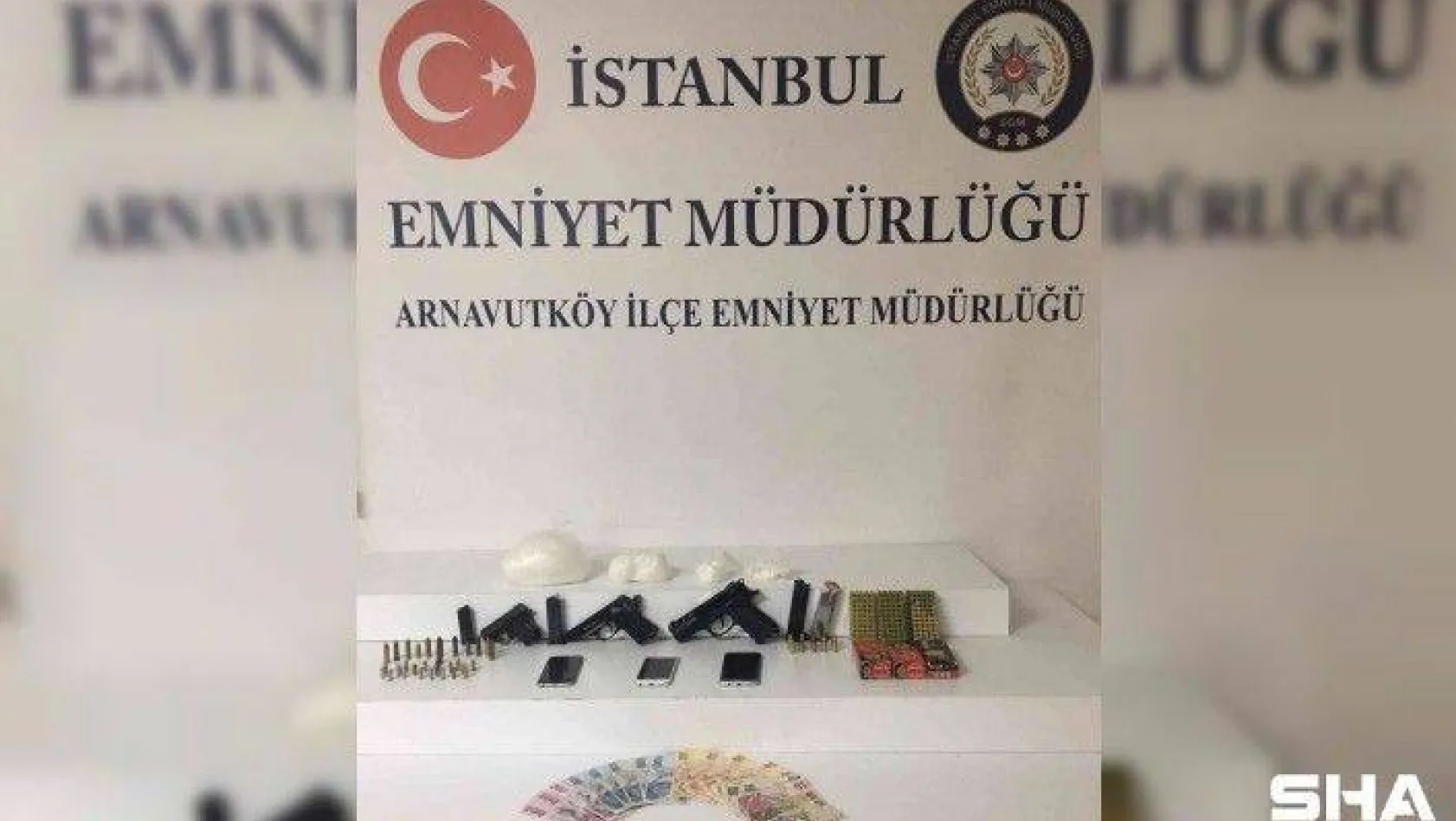 Arnavutköy'de uyuşturucu satıcısı polisin takibine takıldı