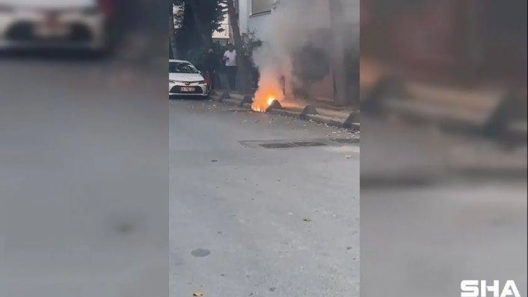 Bakırköy'de yer altı kabloları alev alev yandı