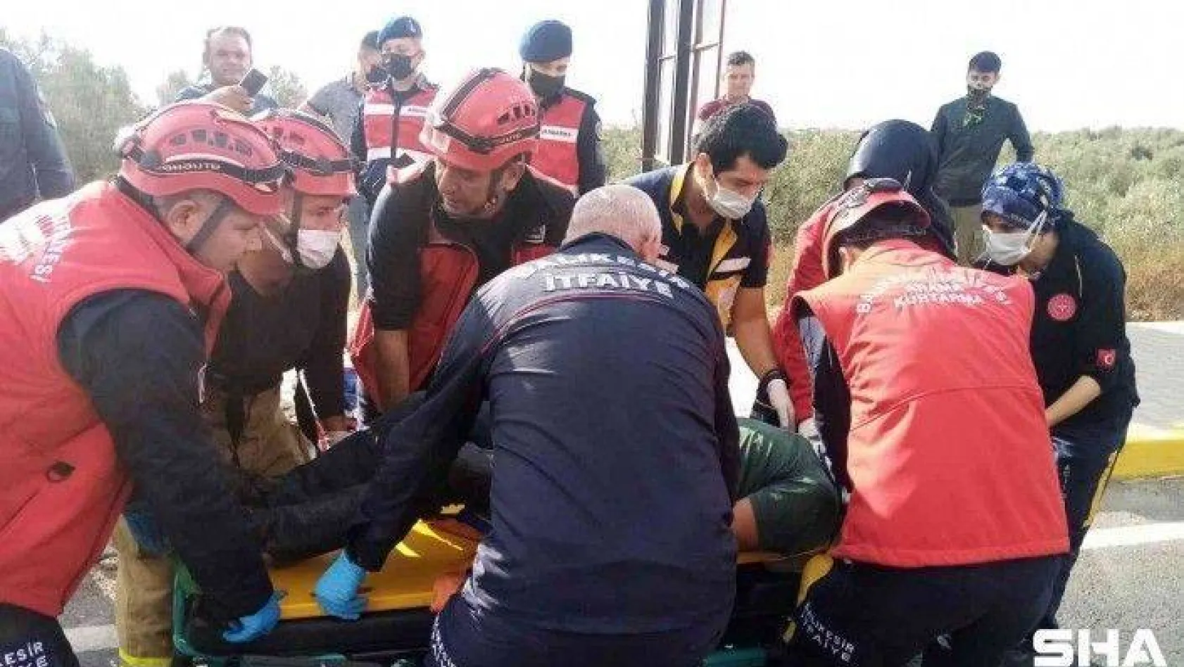 Balıkesir'de kamyonetle tır çarpıştı: 1 yaralı