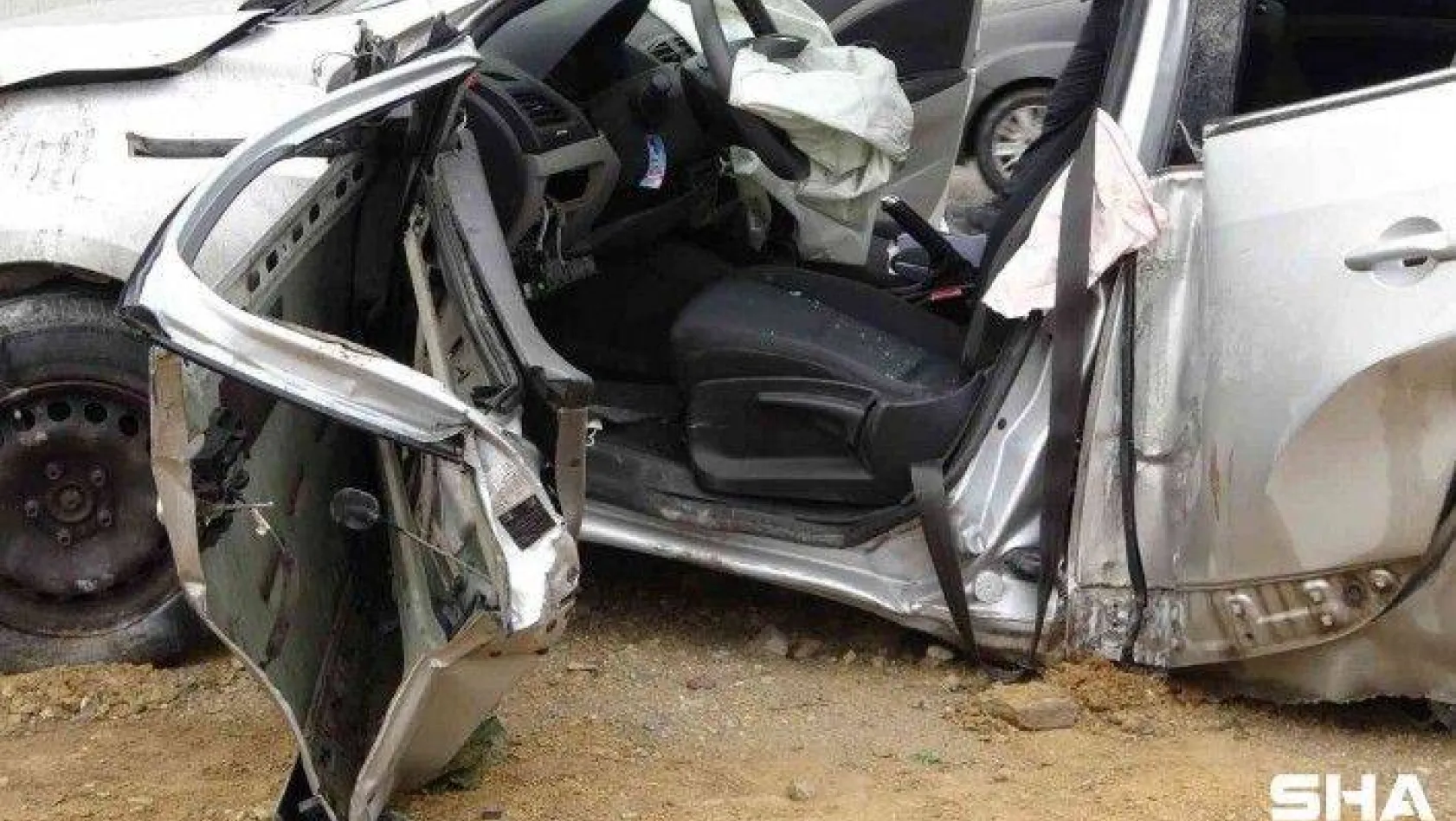 Başakşehir'de takla atan otomobilde 2 kişi yaralandı