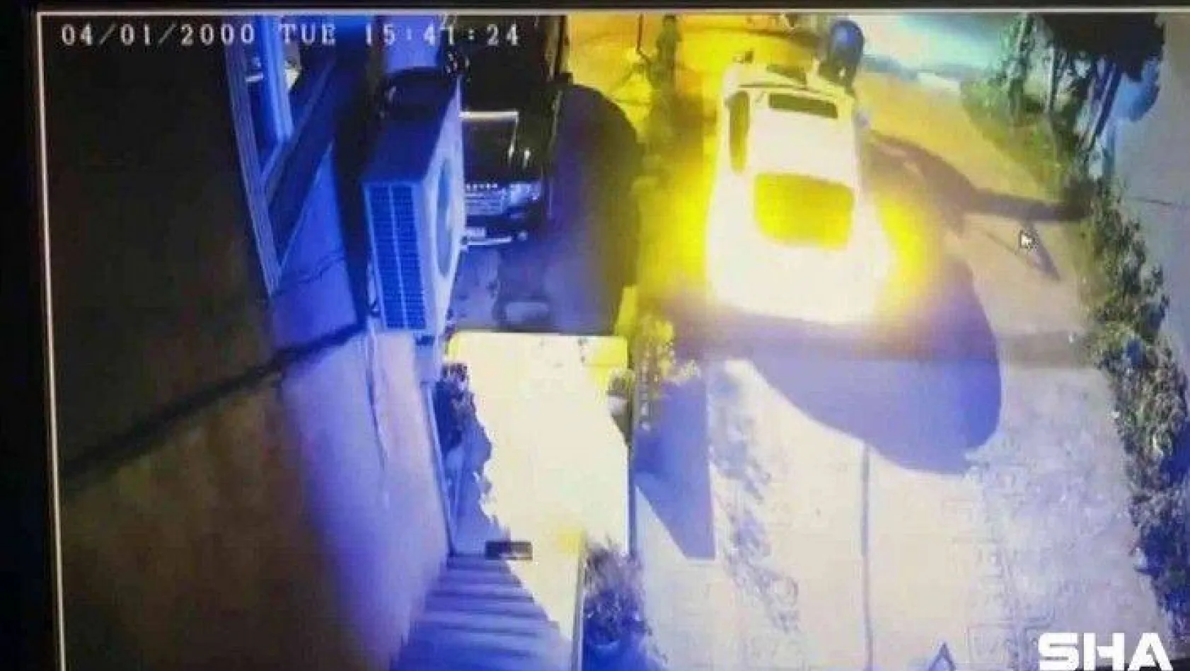 Beykoz'da hırsızlar lüks otomobillerin farlarına dadandı