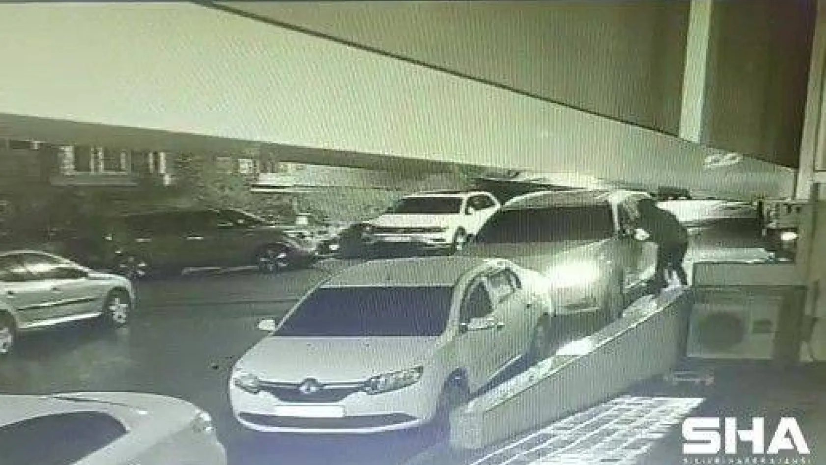 Çekmeköy'de 100 bin TL'lik 'adrese teslim hırsızlık' kamerada
