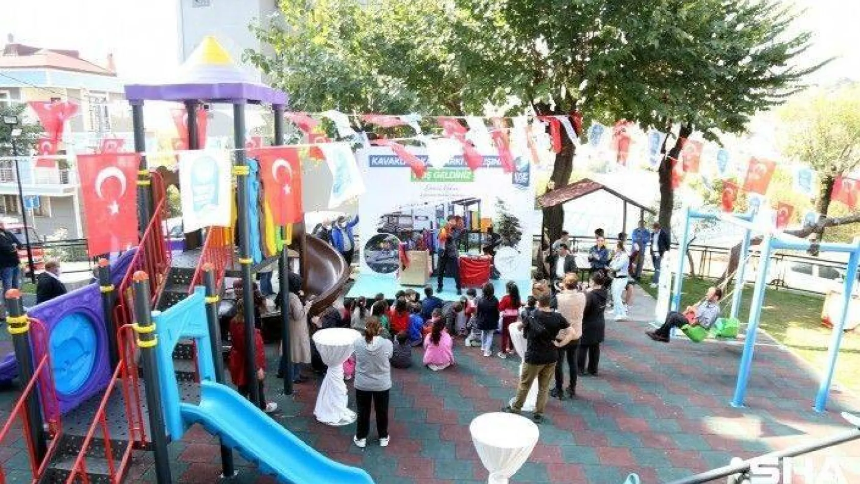 Eyüpsultan'da Güzeltepe Kavaklı Sokak Parkı açıldı