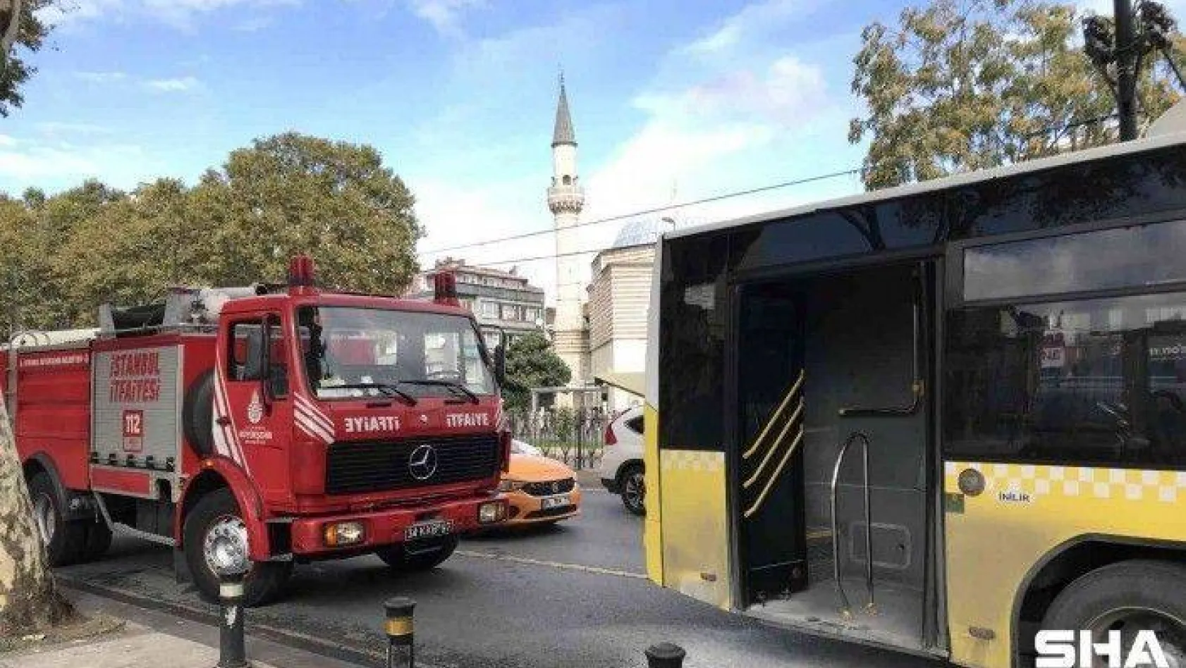 Fatih'te iki İETT otobüsü çarpıştı: 2 yaralı