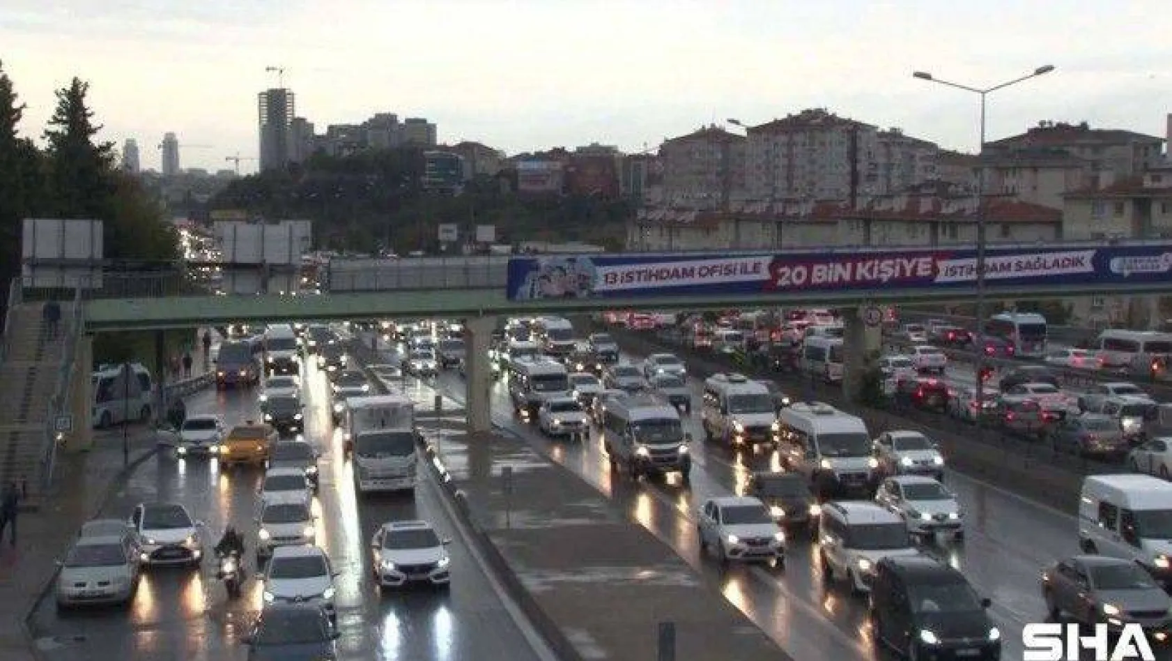 İstanbul'da haftasonu öncesi trafik yoğunluğu