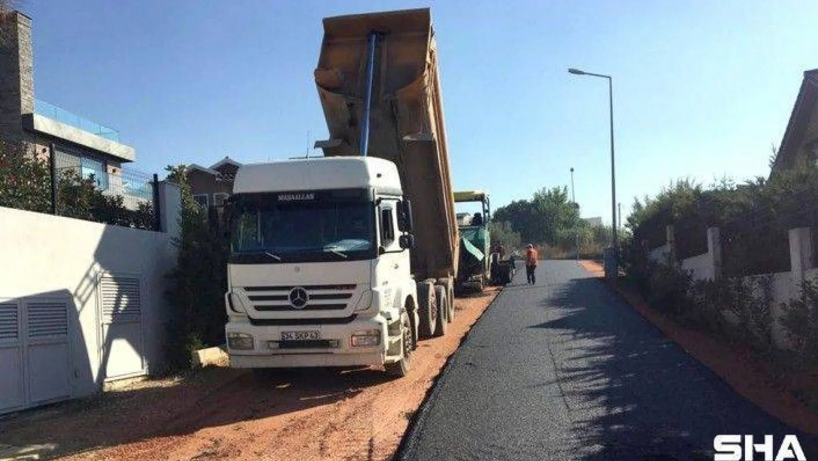 Nilüferköy'ün yolları sıcak asfaltla kaplandı