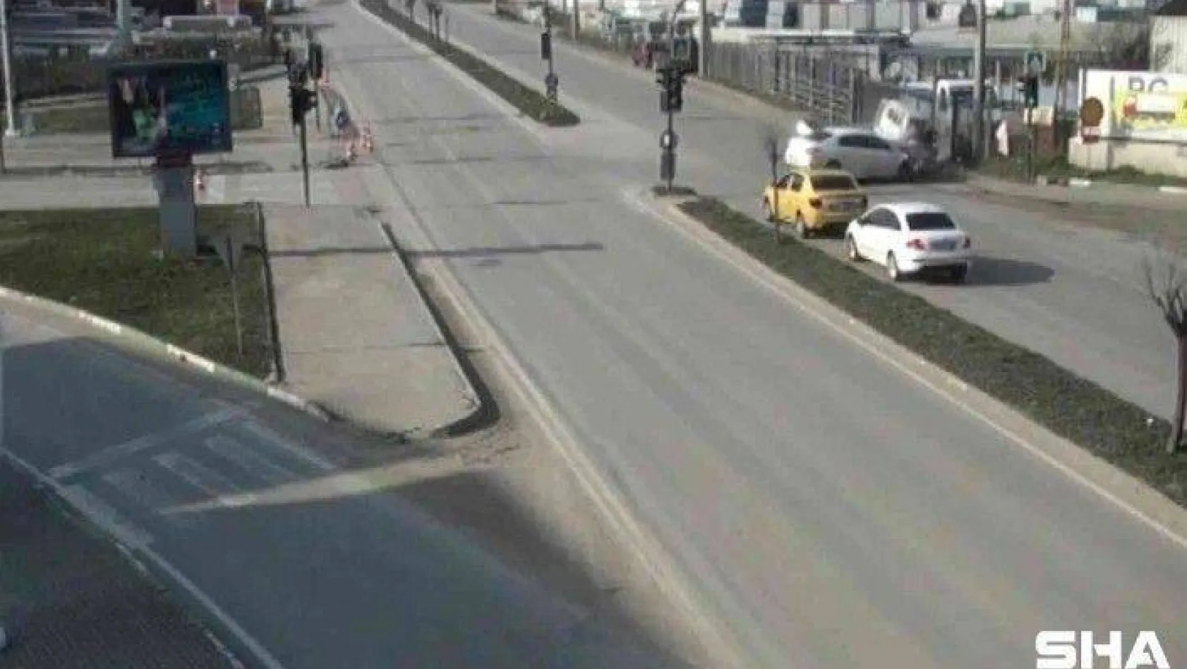 (Özel) Bursa'da sürücülerin yaptığı ihlaller sonucu meydana gelen kazalar kameralara yansıdı