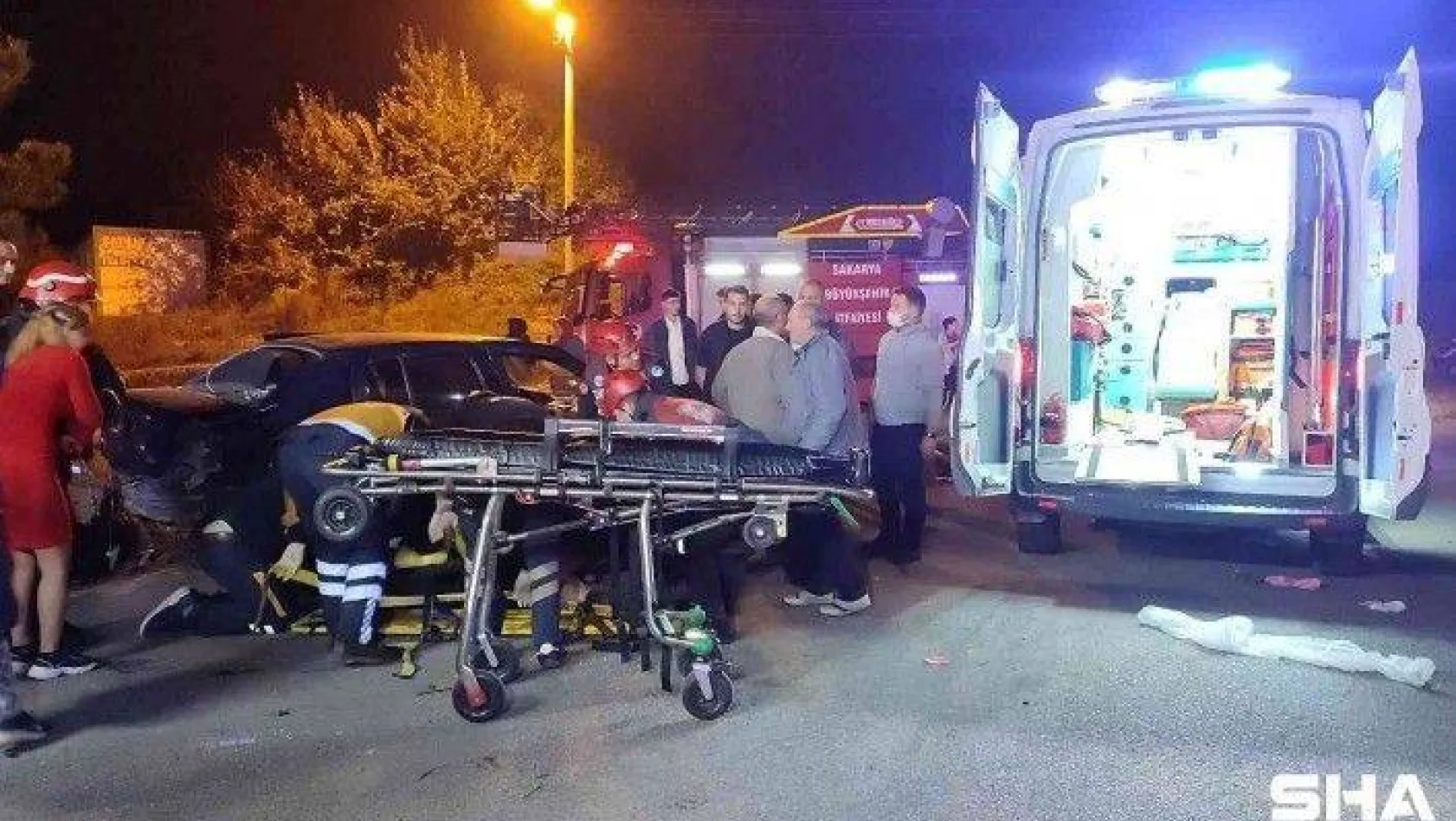 Sakarya'da iki otomobil çarpıştı: 2 yaralı