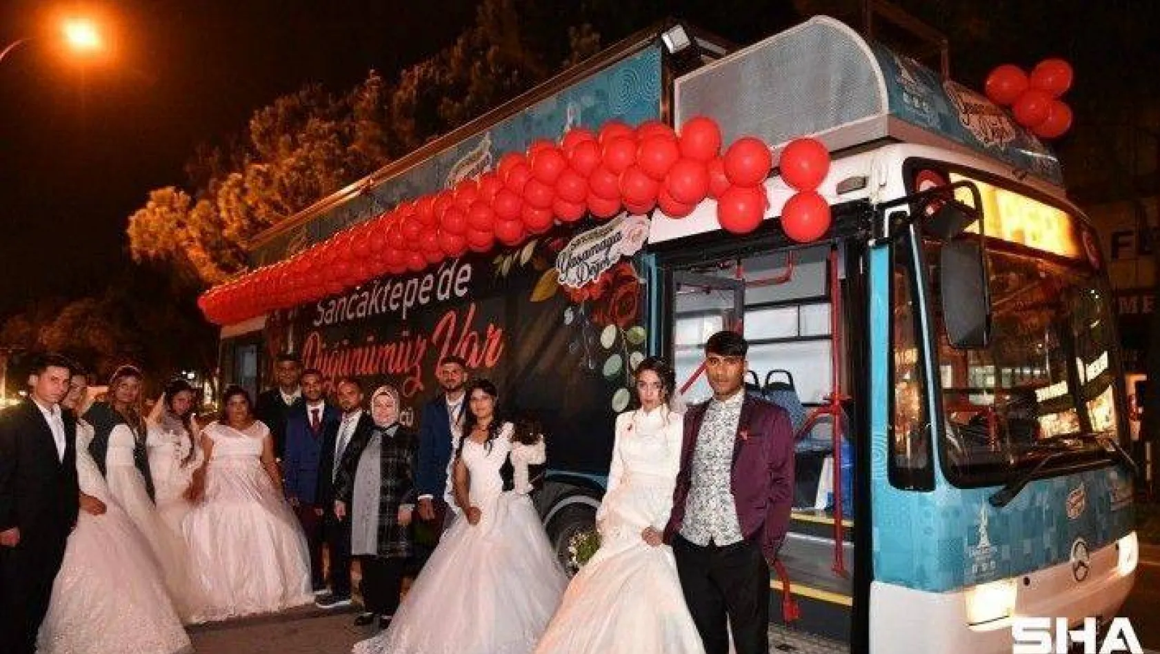 Sancaktepe'de Roman çiftler toplu nikah töreniyle dünya evine girdi