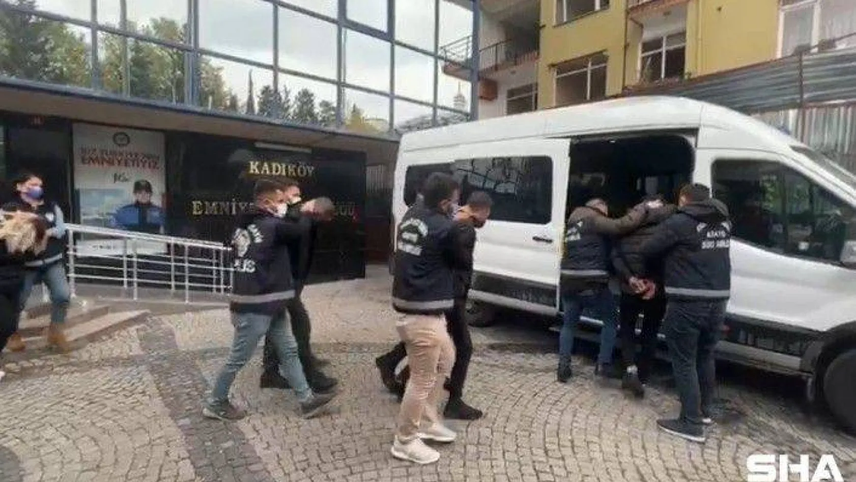 Şırnak'tan gelip Kadıköy'de sokak ortasında 'namus' cinayeti işledi