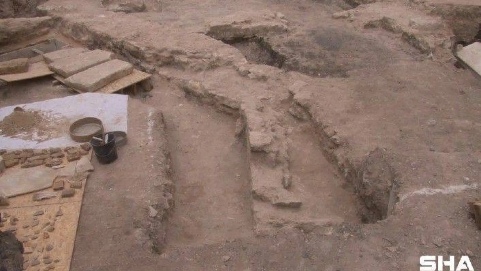 Zeytinburnu'nda arkeolojik çalışmalarda 'sandık' tipi mezar bulundu