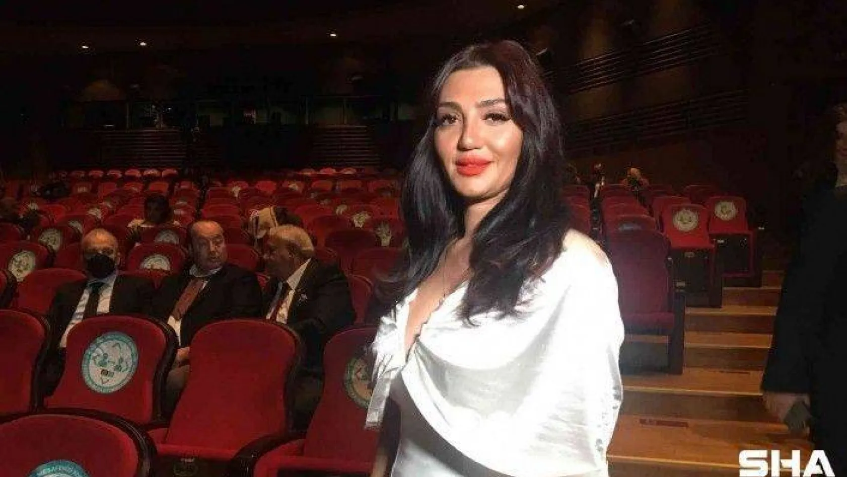 Azerbaycan'ın divası Sevinc Ağaşirinova, Türkiye'de ödül aldı