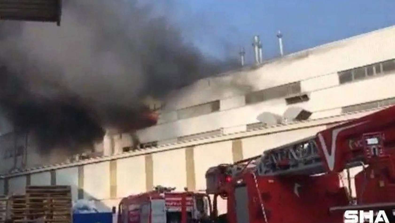 Bursa'da Organize Sanayi Bölgesi'nde fabrika yangını söndürüldü