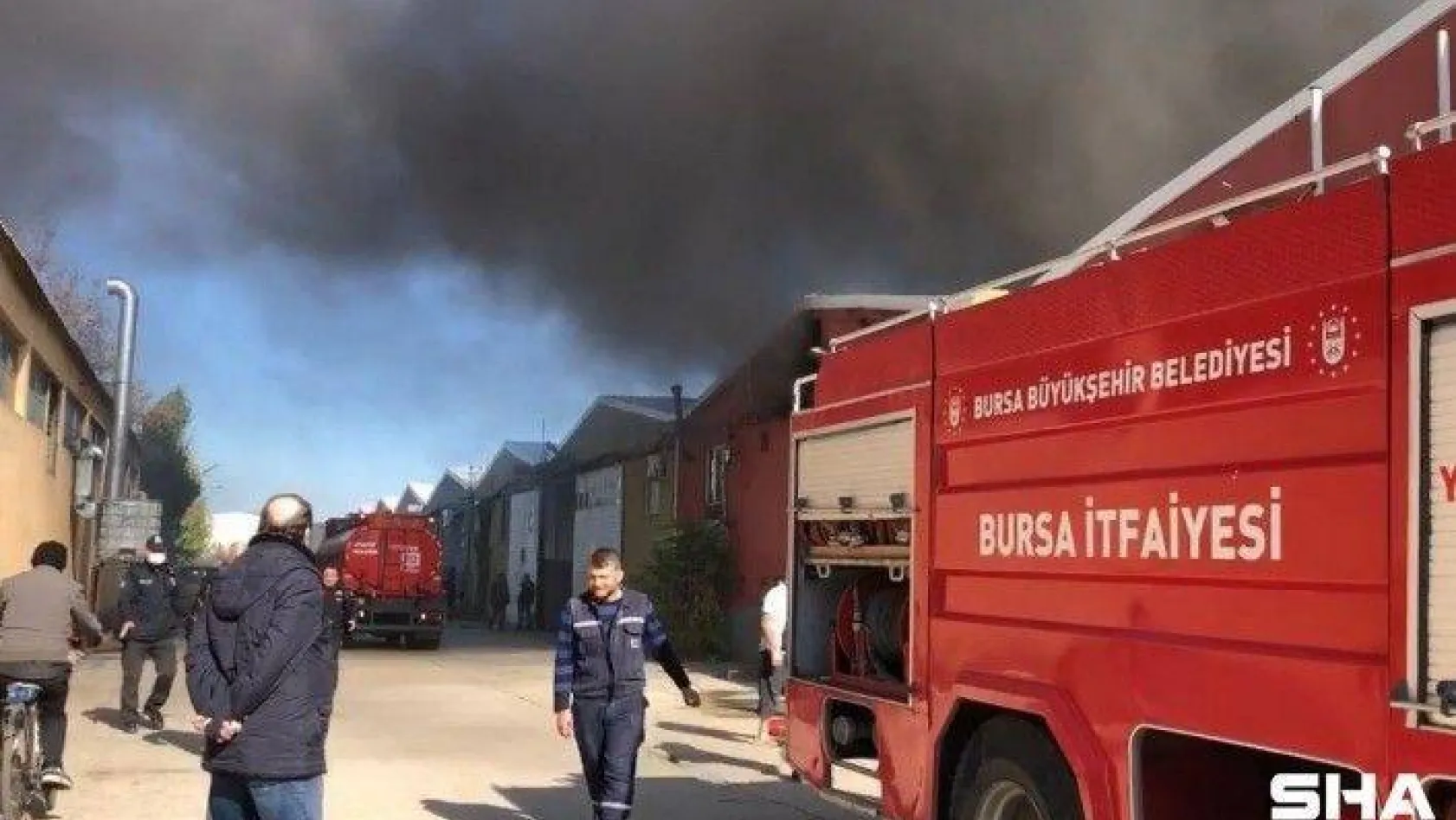 Bursa'da tekstil fabrikasından korkutan yangın