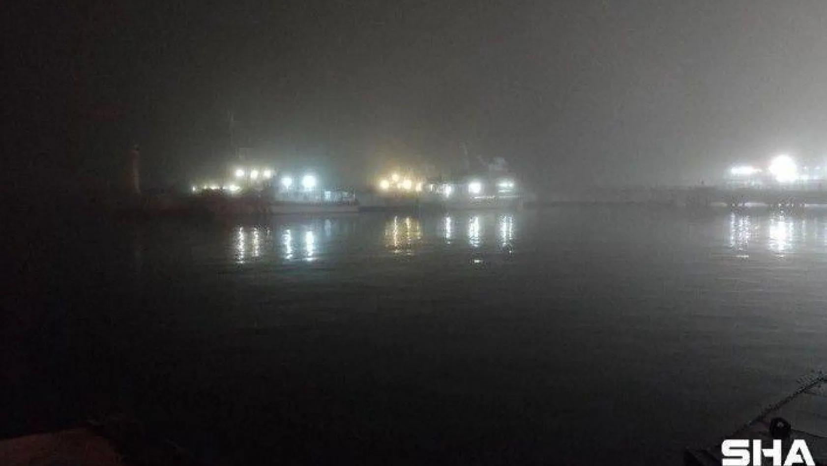 Çanakkale Boğazı yoğun sis nedeniyle gemi trafiğine kapandı
