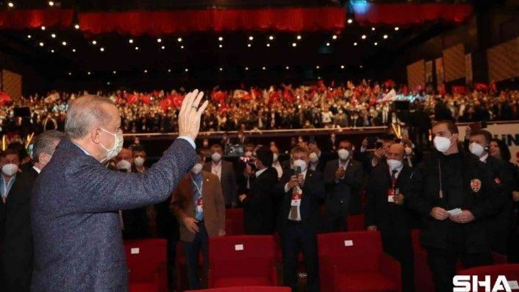 Cumhurbaşkanı Erdoğan: 'Bay Kemal memurları tehdit ediyor ama memur kardeşlerim bunlara pabucu bırakmayacak' (1)