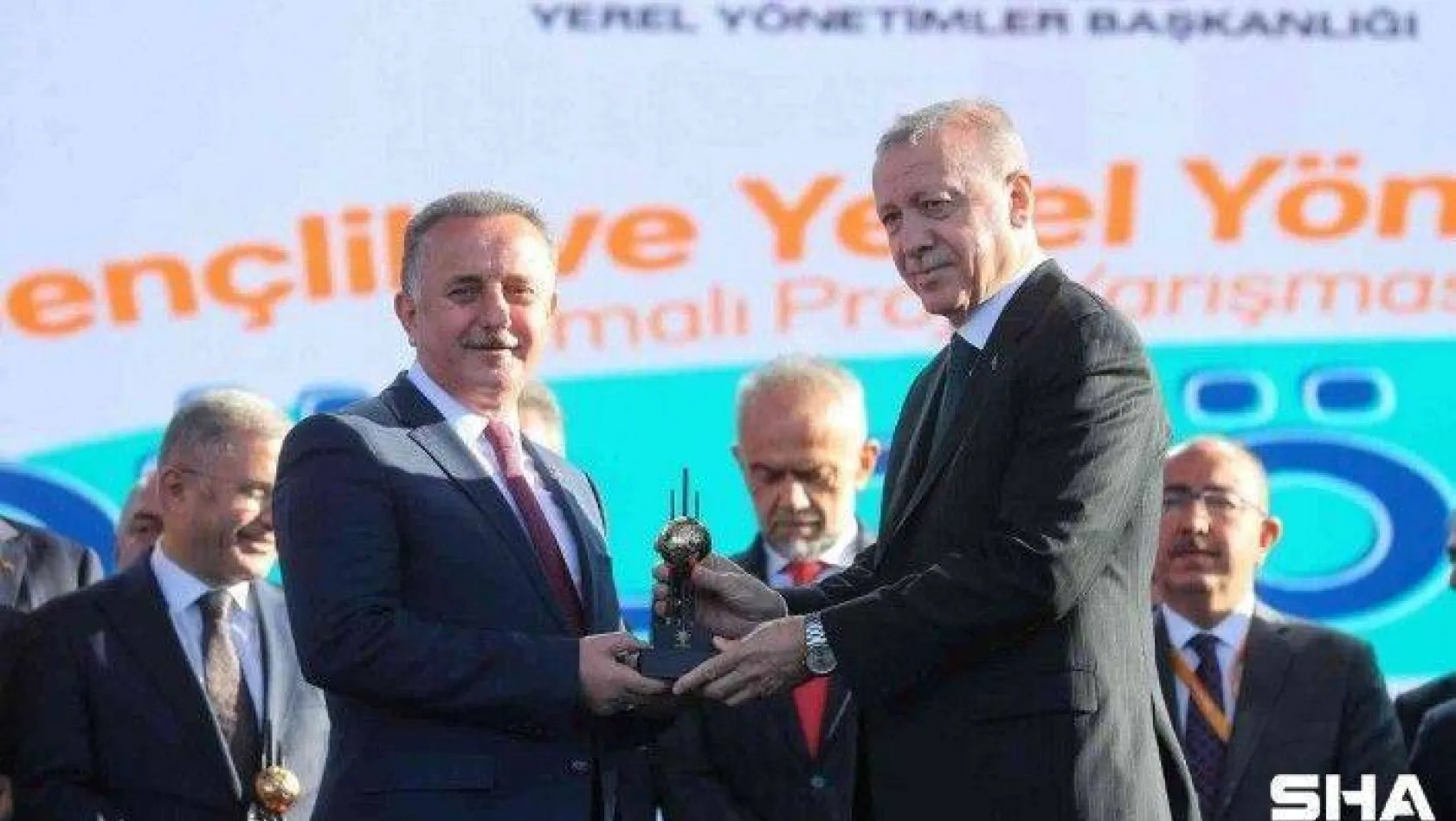 Cumhurbaşkanı Erdoğan'dan Bağcılar'a 'Spor Kenti' ödülü