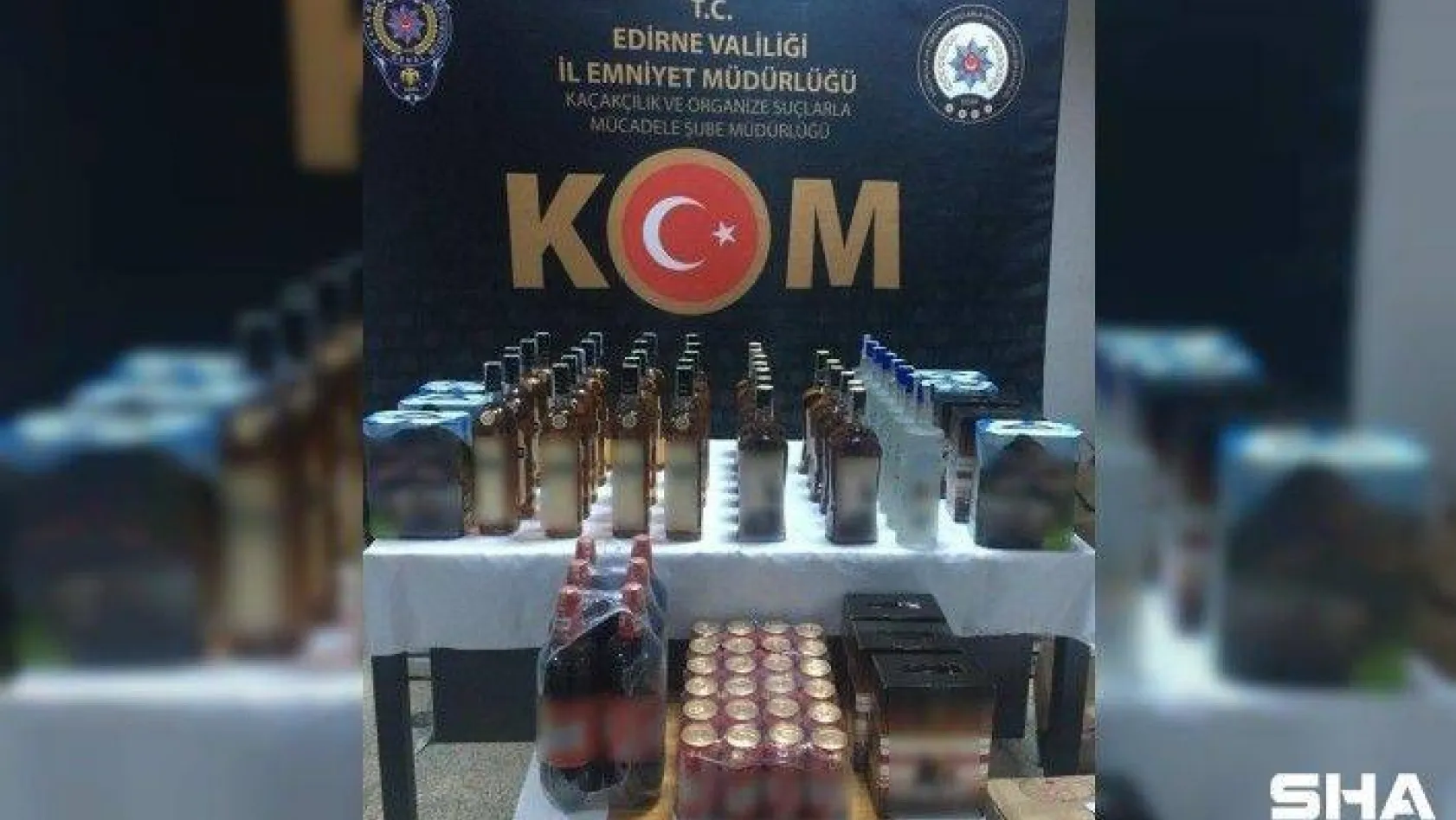 Edirne'de durdurulan otomobilde 82 şişe kaçak içki ele geçirildi