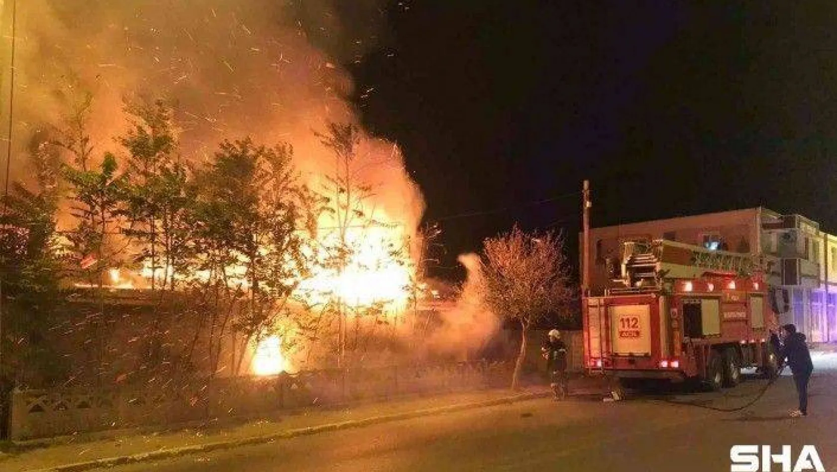 Edirne'de metruk binada yangın