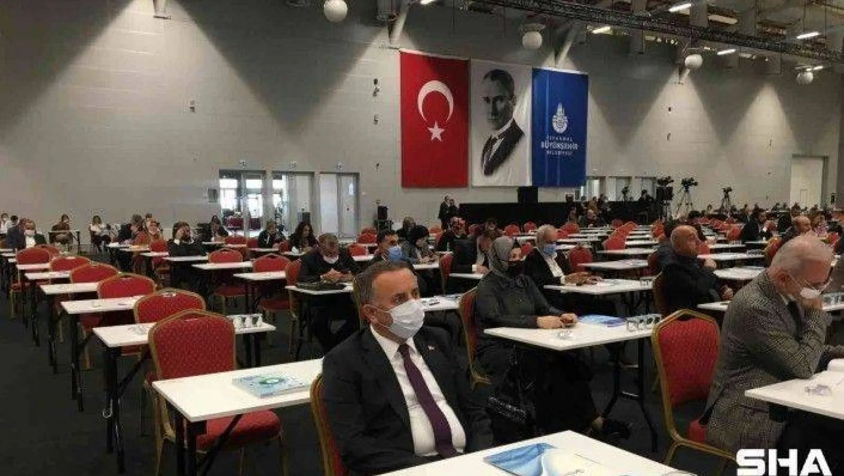 İBB Meclis Toplantısı'nda CHP'nin yarım bıraktığı projeler gündem oldu