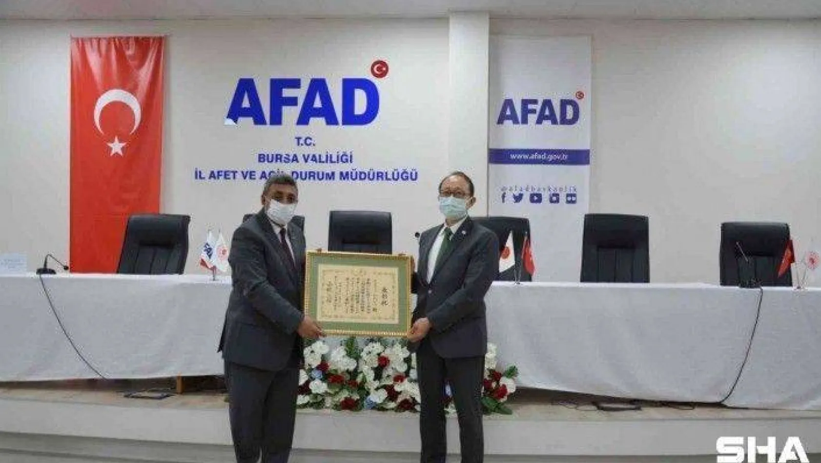 Japonya Başkonsolosluğu'ndan AFAD Müdürü Yalçın Mumcu'ya ödül